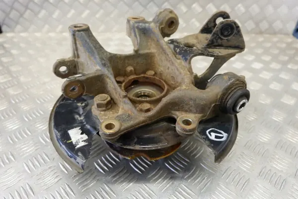 Toyota RAV4 taka pyörän navan OEM 4230542020 image 5