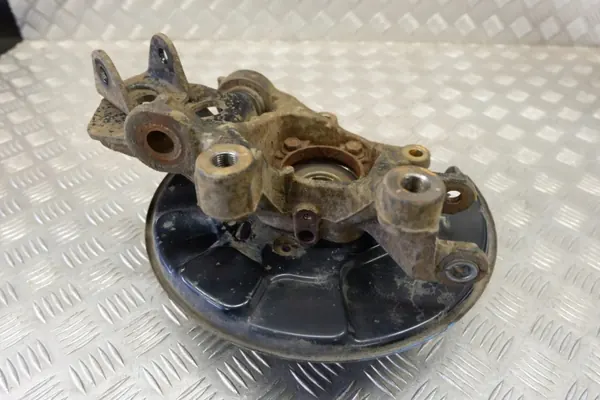 Toyota RAV4 taka pyörän navan OEM 4230542020 image 7