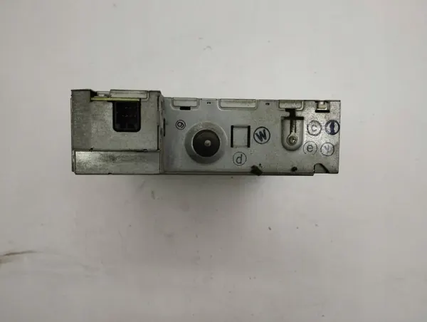 Changer CD d'occasion OEM P56038531AD Chrysler Voyager image 4