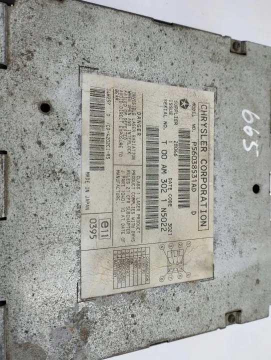 Changer CD d'occasion OEM P56038531AD Chrysler Voyager image 8