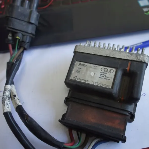 Audi Ventilatorregelaar OEM 8K0959501D - Gebruikt image 2