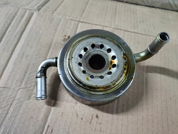 Nissan 370Z Base do Radiador de Óleo do Motor OEM image 2