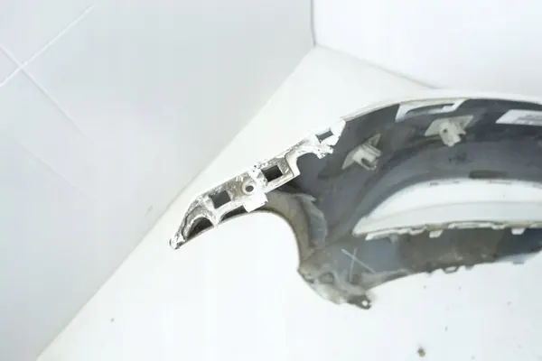 Mercedes framstötfångare OEM A2058850525 - Begagnad image 7
