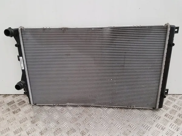 Radiador de agua Skoda Yeti 2016 5K0121253D image 5