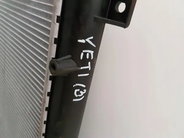 Radiador de agua Skoda Yeti 2016 5K0121253D image 7