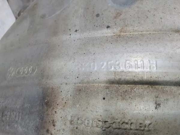 Audi A4 B8 2.0 TDI einddemper OEM 8K0253611H image 4