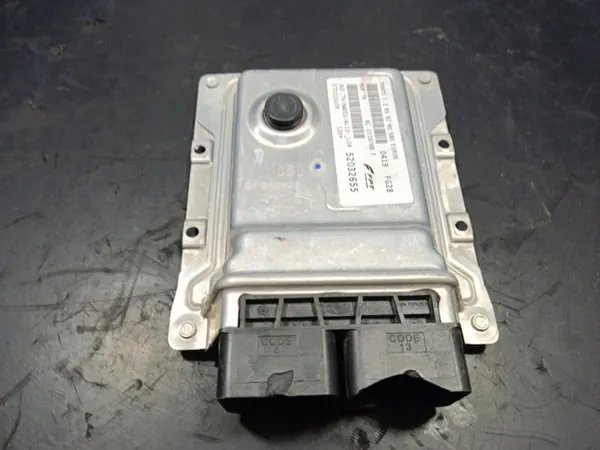 FIAT PUNTO 1.2 8V Unité de Contrôle Moteur 52032655 image 5