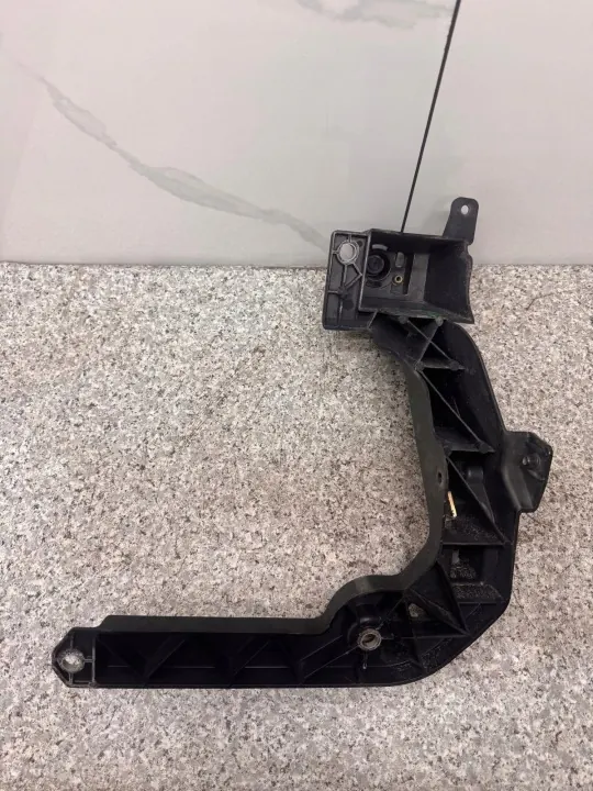 Support de fixation d'aile droit OEM 32234762 Volvo XC40 image 6