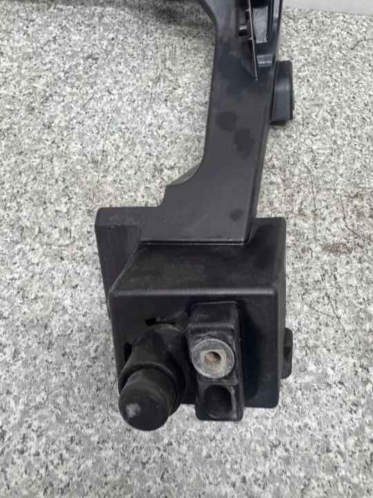 Support de fixation d'aile droit OEM 32234762 Volvo XC40 image 7