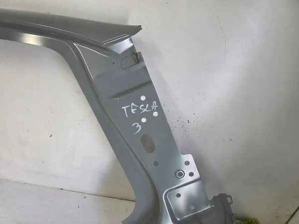 Tesla Model 3 Oikea etu-kynnyspylväs OEM 1090329-00-E image 5