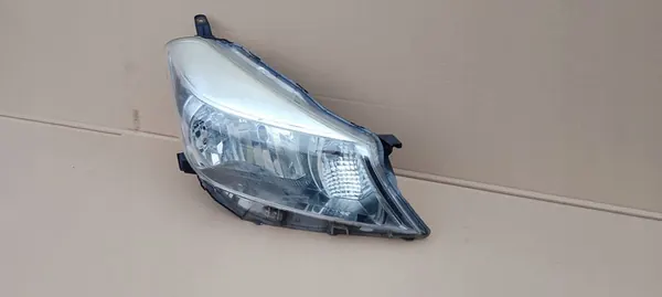 Faros Delantero Derecho Toyota Yaris III 2011-2014 OEM image 10