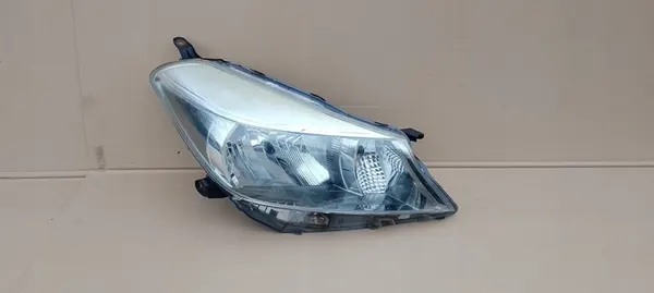 Faros Delantero Derecho Toyota Yaris III 2011-2014 OEM image 2