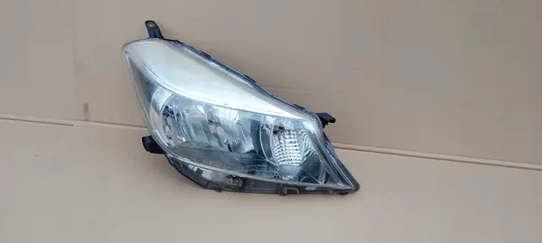 Faros Delantero Derecho Toyota Yaris III 2011-2014 OEM image 6