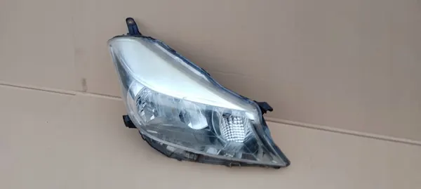 Faros Delantero Derecho Toyota Yaris III 2011-2014 OEM image 8