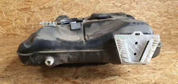 Depósito de combustible Mercedes-Benz OEM A2464702901 - Usado image 6