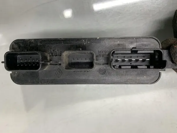 Module de Contrôle des Lumières Renault OE image 4