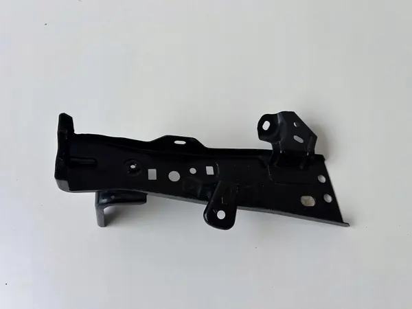 Mazda OE GHP952240D Kotflügelhalterung image 2