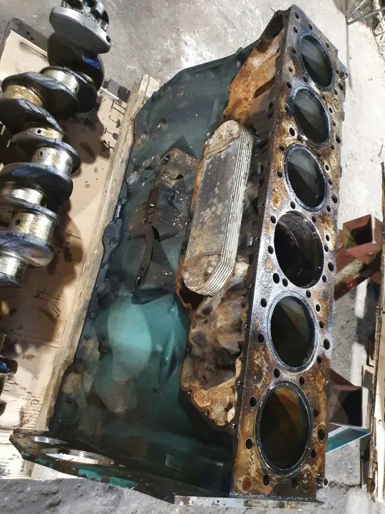Bloc moteur OEM 1234567 pour Volvo D12A 420CV image 2