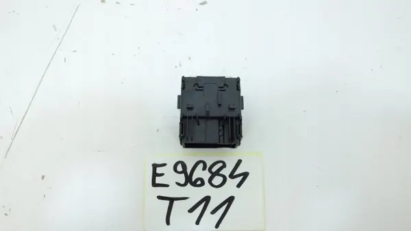 Tomada USB-C OEM A2238200202 para Mercedes image 4
