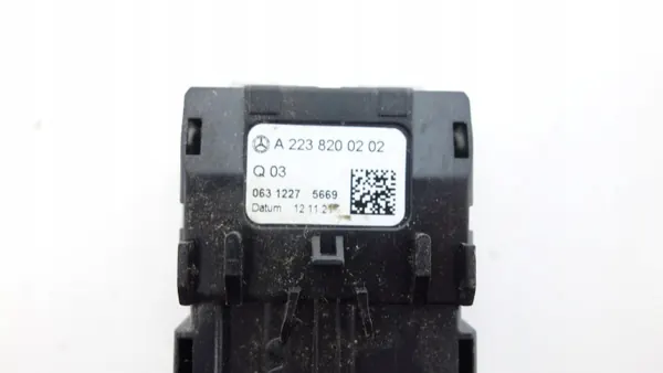 Tomada USB-C OEM A2238200202 para Mercedes image 6