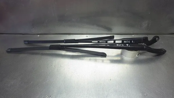 Audi A6 C6 Front Wiper Arm Set OE 4F1955410 image 2