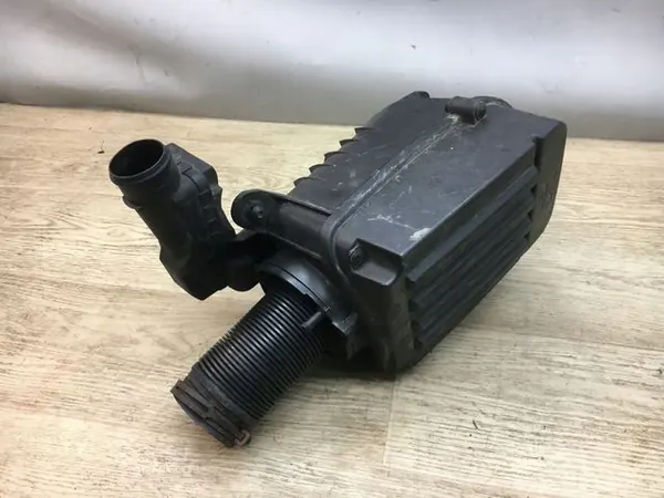 Volkswagen Luftfilter 1K0129620C image 5