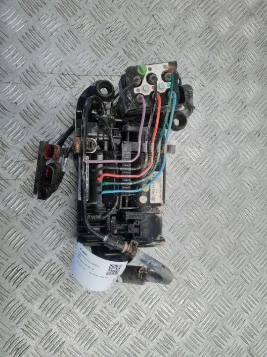 VW Phaeton luchtveringcompressor OEM 3D0422885D image 3