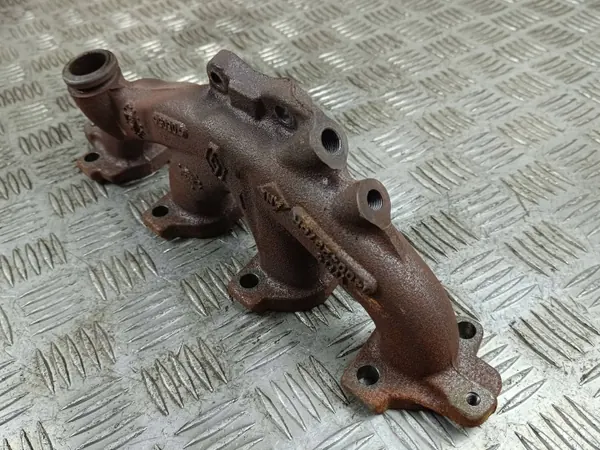 Colector de escape Nissan OEM FOB55224 - Usado image 3