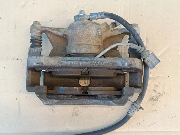 SKODA KAROQ 1.5 TSI 2020 Oikea Etujarrusatula 8V0615124 image 2