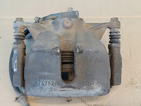 SKODA KAROQ 1.5 TSI 2020 Oikea Etujarrusatula 8V0615124 image 3