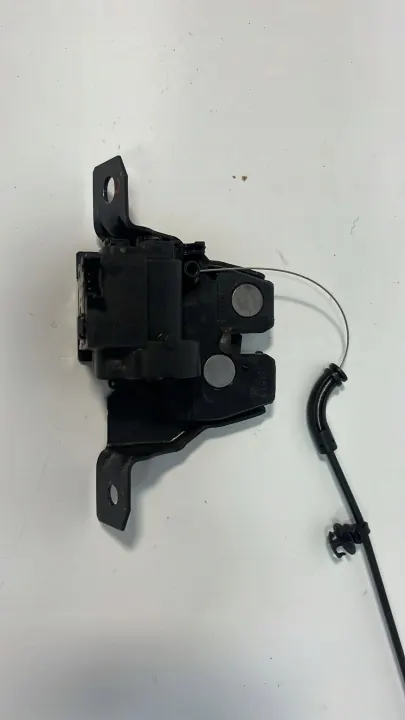 Fecho porta-malas BMW Z4 G29 OEM 7385921 - Usado image 2