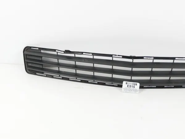 Rejilla inferior del parachoques delantero Mercedes C W204 image 2