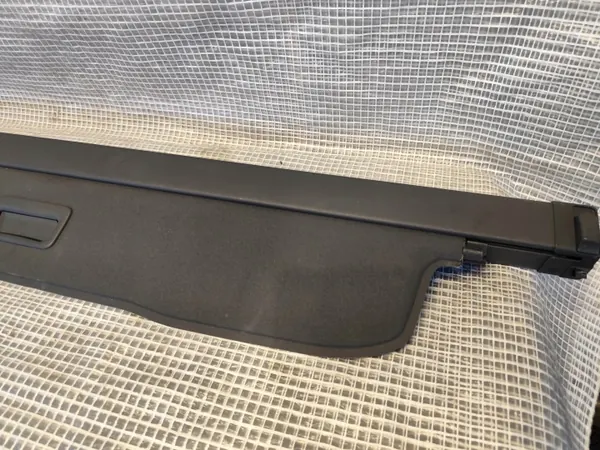 Volvo V60 10-18 Rollo de Maletero Horizontal OEM 39825152 image 4