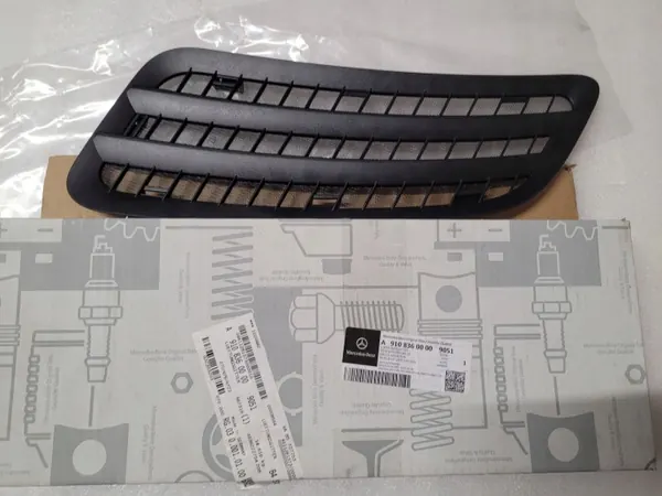 Mercedes Sprinter Luftintagsgallret OEM A9108360000 image 2