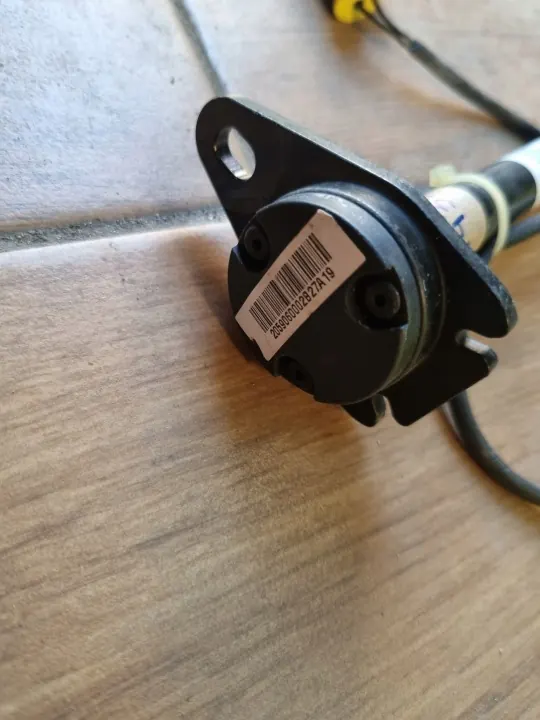 Mercedes W205 Pyrotekninen Konepeltilataus OEM A2059060002 image 5