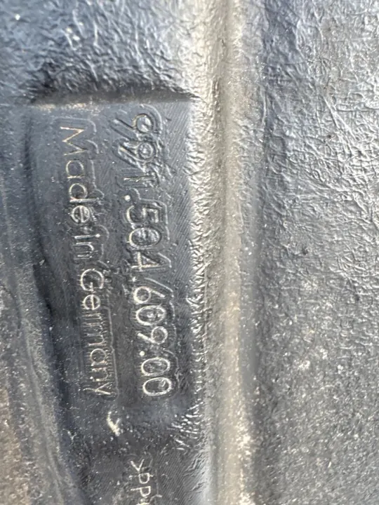 Porsche 99150460900 Placa protectora motor - Usado image 9
