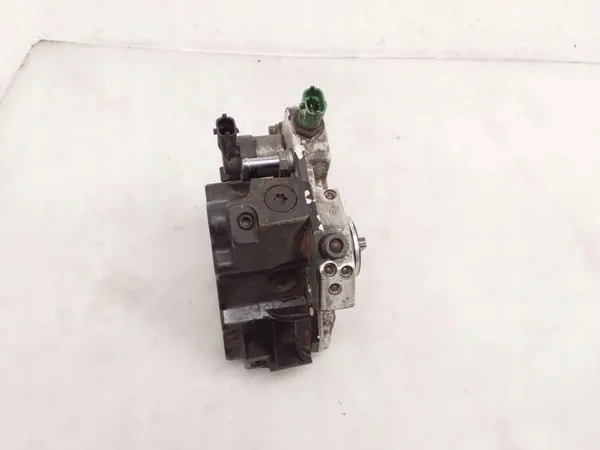 Polttoainepumppu OEM 31303475 Volvo XC90 2.4L Diesel image 3