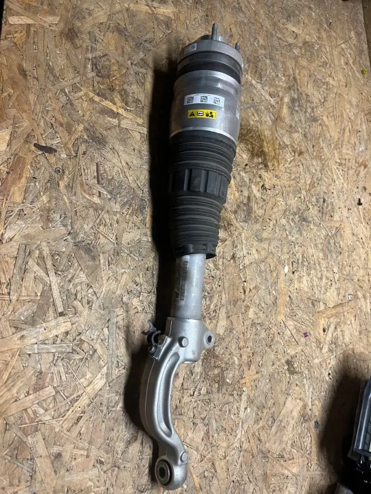 Ilmatuki etu OEM 06701007160 Maserati image 2