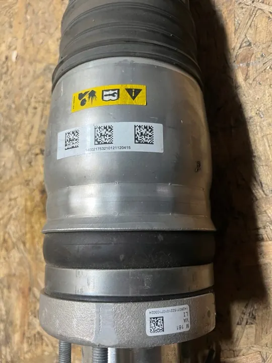 Ilmatuki etu OEM 06701007160 Maserati image 3