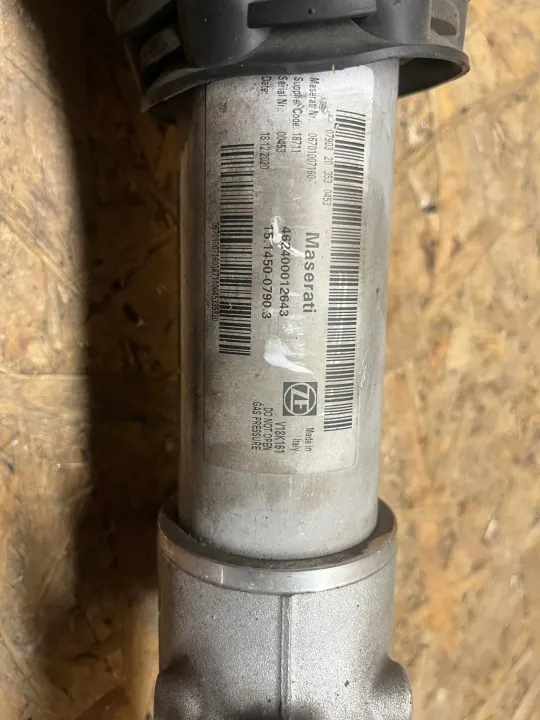 Ilmatuki etu OEM 06701007160 Maserati image 5