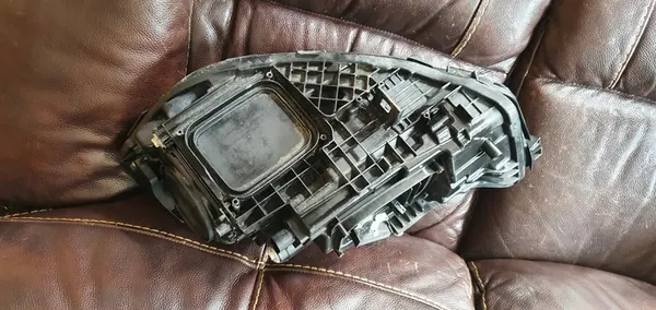 Rechter Voorlamp Mercedes W177 2.0 19R image 4