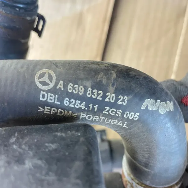 Électrovanne Eau Mercedes W639 Viano OEM A0028308584 image 10