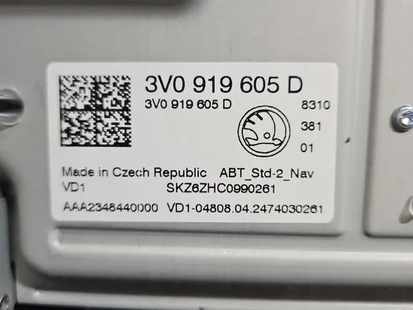 Skoda Superb III Fabrieksradio OEM 3V0919605D image 6