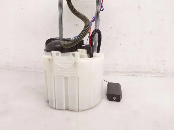 Bomba de combustible Opel Astra K OEM 13599388 - Usada image 5