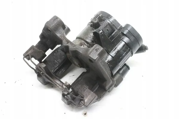 Oikea takajarrusatula AUDI A3 2.0L diesel 8V0615424 image 3