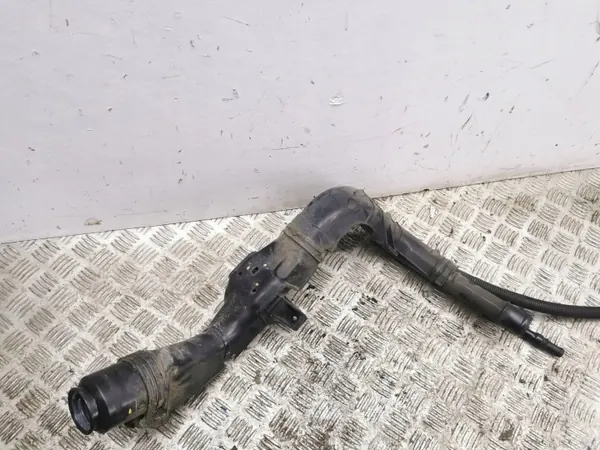 Hyundai i20 Tankkauskaula OEM 31030Q0000 image 2