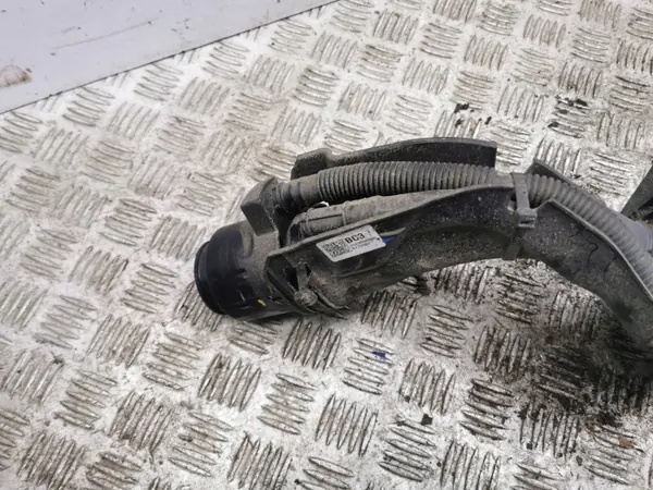 Hyundai i20 Tankkauskaula OEM 31030Q0000 image 7