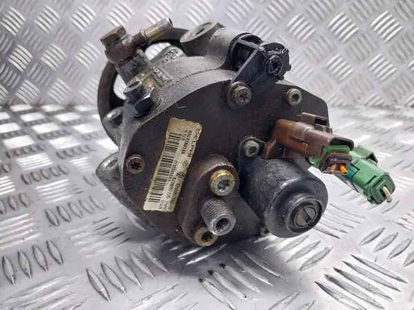 RENAULT CLIO 1.5DCI Brandstofpomp 8200057346-C 8200057225 image 3