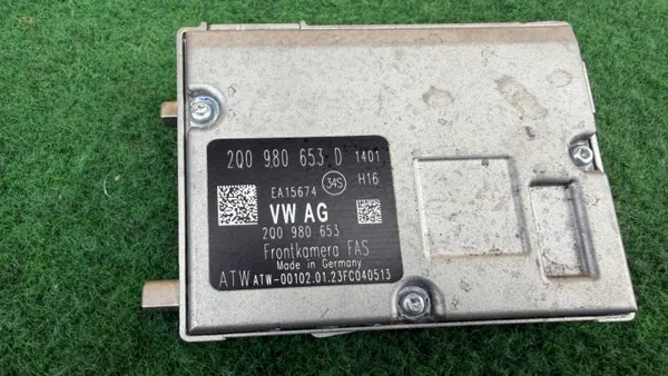 Caméra pare-brise OEM 2Q0980653D pour VW Tiguan II image 3