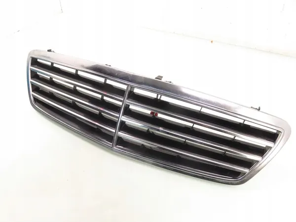 Griglia anteriore Mercedes W203 image 2